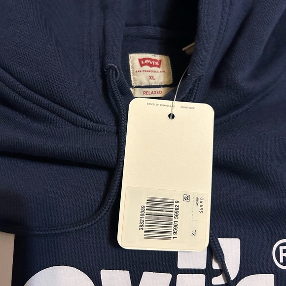 Levi's Men’s Relaxed Graphic Hoodie - Picture 9 of 11